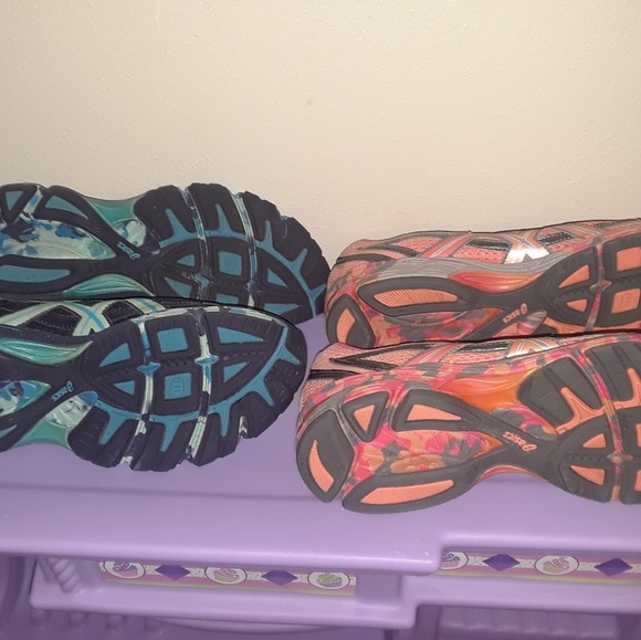 Awesome cond size 10 wmns Asics blue & pink camo - Picture 3 of 3